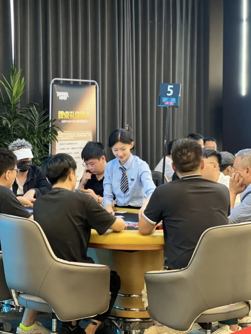 【小鱼Poker】国王杯职业联赛第二轮 | 18人晋级冠军之夜 ， 即将迎来国王杯职业联赛最终荣誉之战