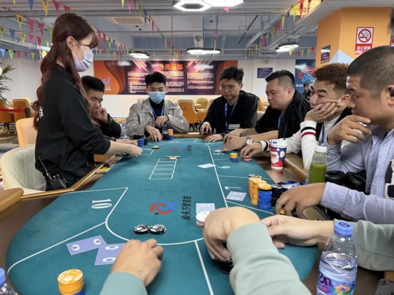 【小鱼Poker】汕头南湾杯｜南湾水清浅，垂柳映夕阳，今日AK撞AA，恭喜威靓28.6W记分牌荣登主赛C组CL!