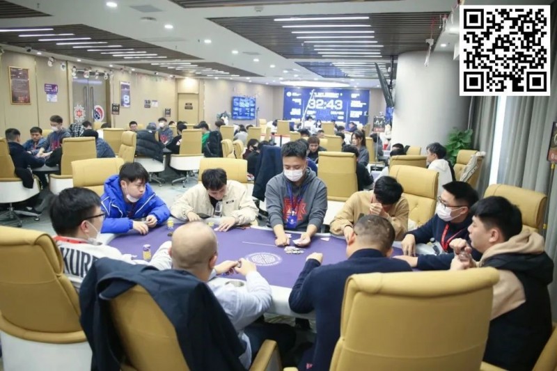 【小鱼Poker】EVPC迎新赛 | 纷至沓来，持续火爆！DAY1B组256人次参赛，胡佳文领衔43人晋级下一轮！