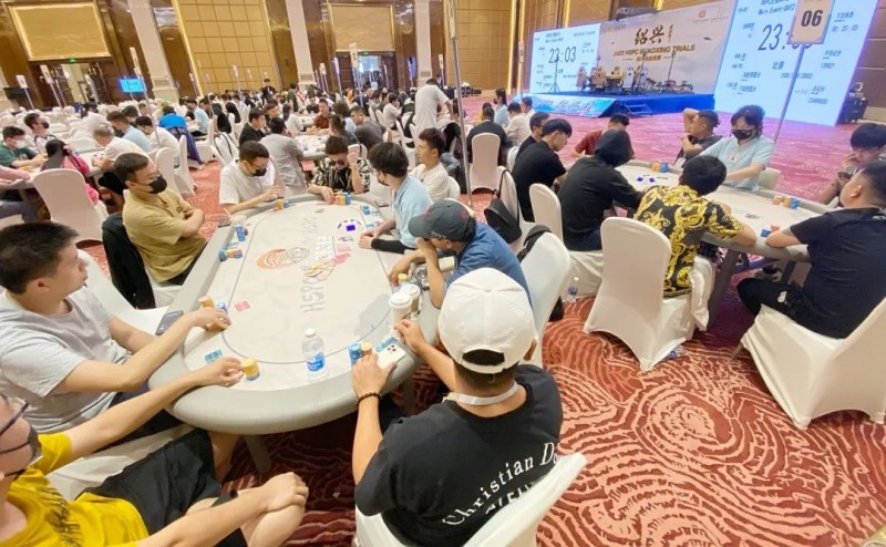 【小鱼Poker】【HSPC绍兴】泡沫破裂！邬庆军遗憾成81人奖励圈泡沫，金旭东夺取126.7万记分携手50位选手晋级下一轮！八月份相约成都！