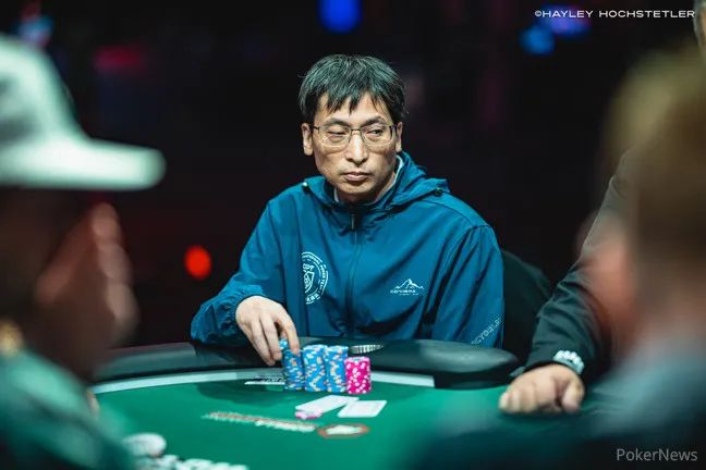 【小鱼Poker】2023WSOP ：张阳在赛事#44以记分牌领先者身份进入Day 3