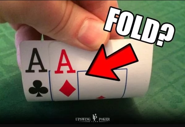 【小鱼Poker】牌局分析：他应该弃掉AA吗？