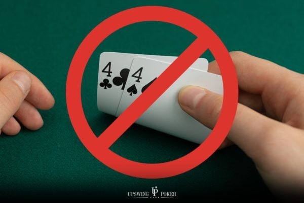 【小鱼Poker】教学：在这3种情况里翻牌拿着对子头不能太铁，直接弃牌吧！