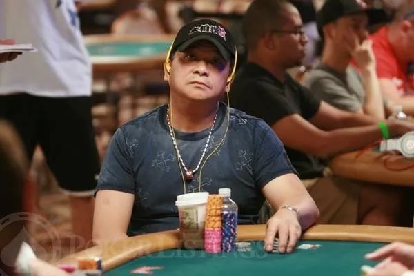 【小鱼Poker】周润发、周星驰等大腕心中的“赌王”只有一个：谭轩