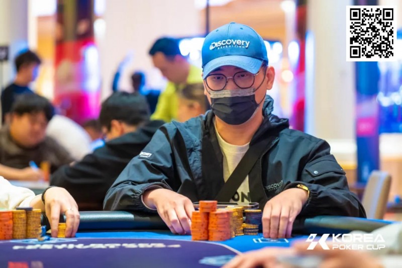 【小鱼Poker】济州扑克嘉年华｜KPC主赛共530人次参赛135人晋级Day2，Lo Cheng-Yen、Minoru Murano领跑B/C组