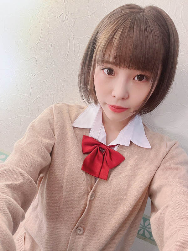 【小鱼Poker】最新推荐！H CUP原石巨乳妹《月乃雏》最新作品介绍……