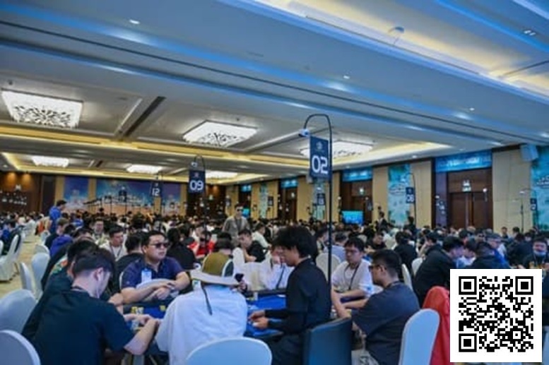 【小鱼Poker】2025CPG三亚总决赛｜速战速决！主赛事首次同步即将入围圈泡沫击碎！王泰麒装袋168万记分牌携手240人晋级第三轮！