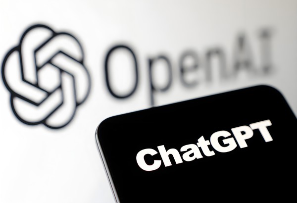 向谷歌宣战?OpenAI发布首个AI浏览器ChatGPT Atlas 【小鱼Poker】向谷歌宣战?OpenAI发布首个AI浏览器ChatGPT Atlas
