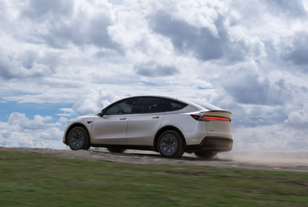 今年国内中型SUV销量盘点:Model Y一车超BBA之和 【小鱼Poker】今年国内中型SUV销量盘点:Model Y一车超BBA之和