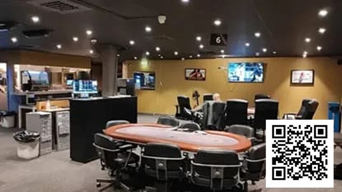 【小鱼Poker】深夜牌局变“战场”！瑞典特警荷枪实弹突袭扑克比赛，线下扑克彻底凉凉？