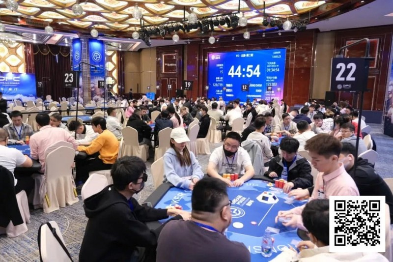 【小鱼Poker】DPC厦门站 | 主赛最后16强晋级决赛圈！翁江龙360w领跑冲击大金猊
