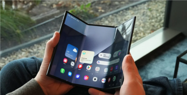 【小鱼Poker】三星多项产品获CES 2026大奖 折叠屏手机获最高评价