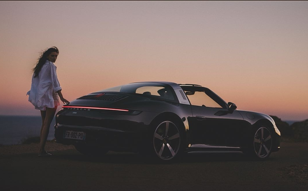 销量四年连跌 利润跌去99% 保时捷的出路在哪里? 【小鱼Poker】销量四年连跌 利润跌去99% 保时捷的出路在哪里?