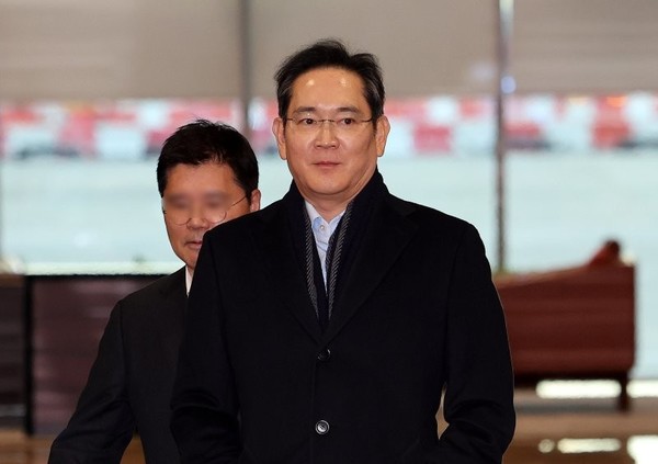 李在镕 【小鱼Poker】三星李在镕重提“三明治危机” 称恢复竞争力的“最后机会”