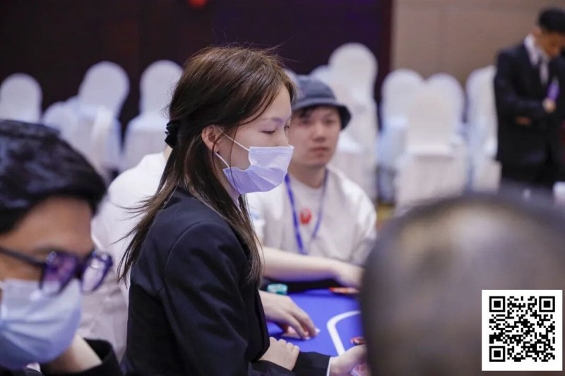 【小鱼Poker】2026湖南华冠杯益阳站｜主赛准决赛桌10人诞生，屈凯以2550000记分牌领衔！熊哥成华遗憾成为泡沫男孩