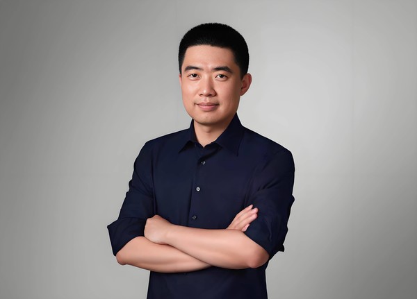 李想 【小鱼Poker】技术团队重组!曝理想新设人形机器人和软件本体部门