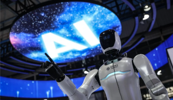 【小鱼Poker】大摩预计中国人形机器人销量达2.8万台 同比增长133%