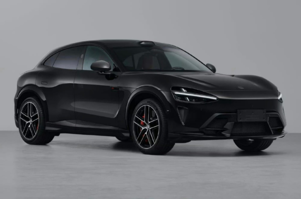 【小鱼Poker】小米YU7 GT配置汇总：超千瓦马力+碳陶瓷刹车系统