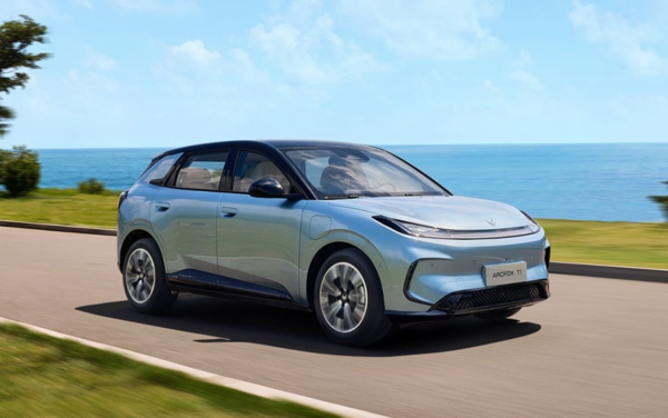 【小鱼Poker】北汽极狐高端产品系列&ldquo;问道&rdquo;公布 首款MPV定名问道V9