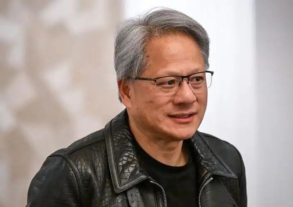 黄仁勋 【小鱼Poker】黄仁勋跌出全球前十大富翁榜单 当前个人财富约1万亿元