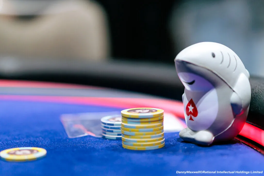 【小鱼Poker】如何利用位置优势对抗紧弱3-bet玩家