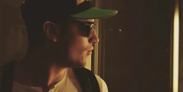 【小鱼Poker】“理论限制直觉”:职业玩家Nicolò Serlenga拆解转牌尺度的艺术,对手KK苦思15秒弃牌