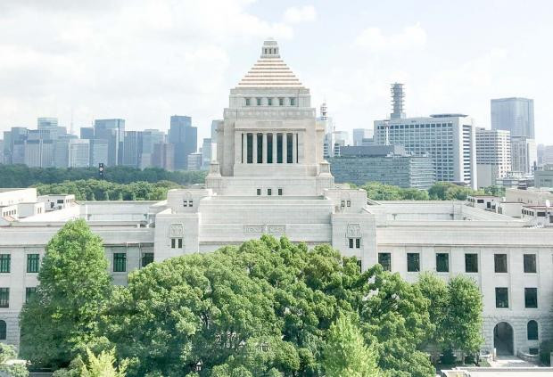 【小鱼Poker】新法禁止在片中性交? AV女优有话说!