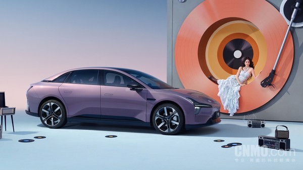 【小鱼Poker】2026款小鹏MONA上市定档4月2日 搭载图灵AI芯片