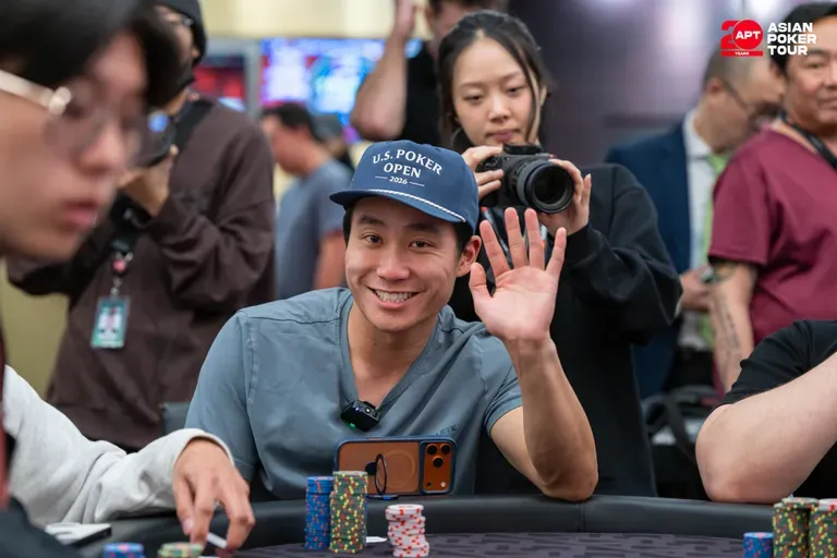 【小鱼Poker】2026 APT台北站 | 超级豪客赛奖金创新高，美国选手Ethan “Rampage” Yau领跑全场！