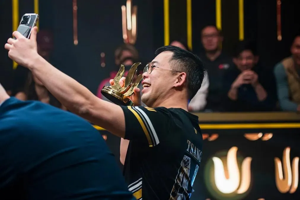 【小鱼Poker】他坐上那张百万美元牌桌之前，没有人知道他的名字
