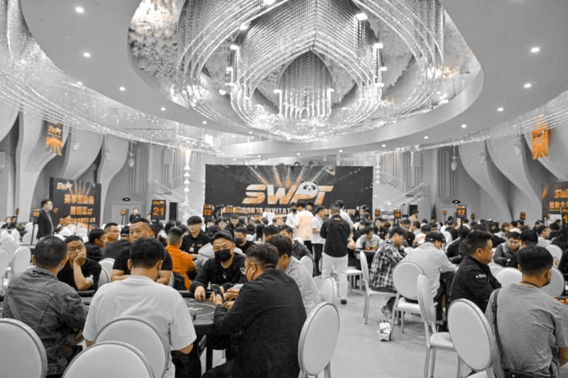 【小鱼Poker】SWPT·广安站 | 从“抚仙湖杯”到SWPT,西南扑克标杆赛事华丽升级,首日战火点燃!马鹏龙斩获回馈赛冠军