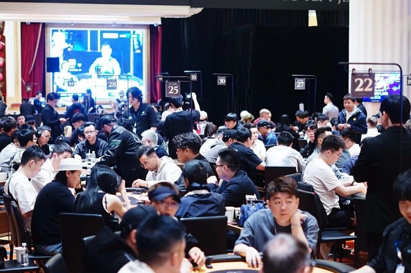 【小鱼Poker】TLPT济州岛站|主赛B组171人次火爆对战剩余26人晋级!Bai Yunpeng狂揽超80万计分笑傲全场!YIMING LEE斩获巡游豪客赛王冠!