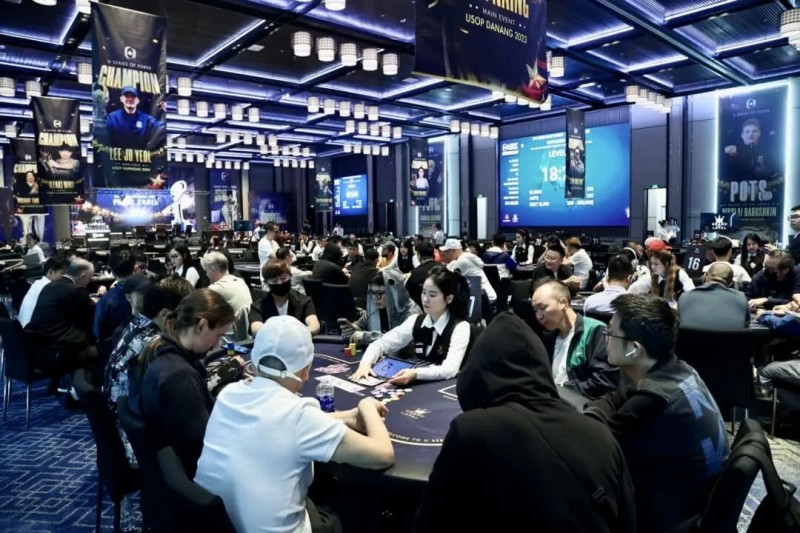 【小鱼Poker】USOP下龙湾站第四日 | 432人次鏖战迷你主赛A/B组,国人选手吴成杉CL领跑全场、王辰Scl紧随其后进入DAY2