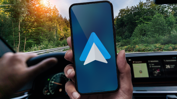 【小鱼Poker】Android Auto新增滑动切换功能 车载音频操作更便捷