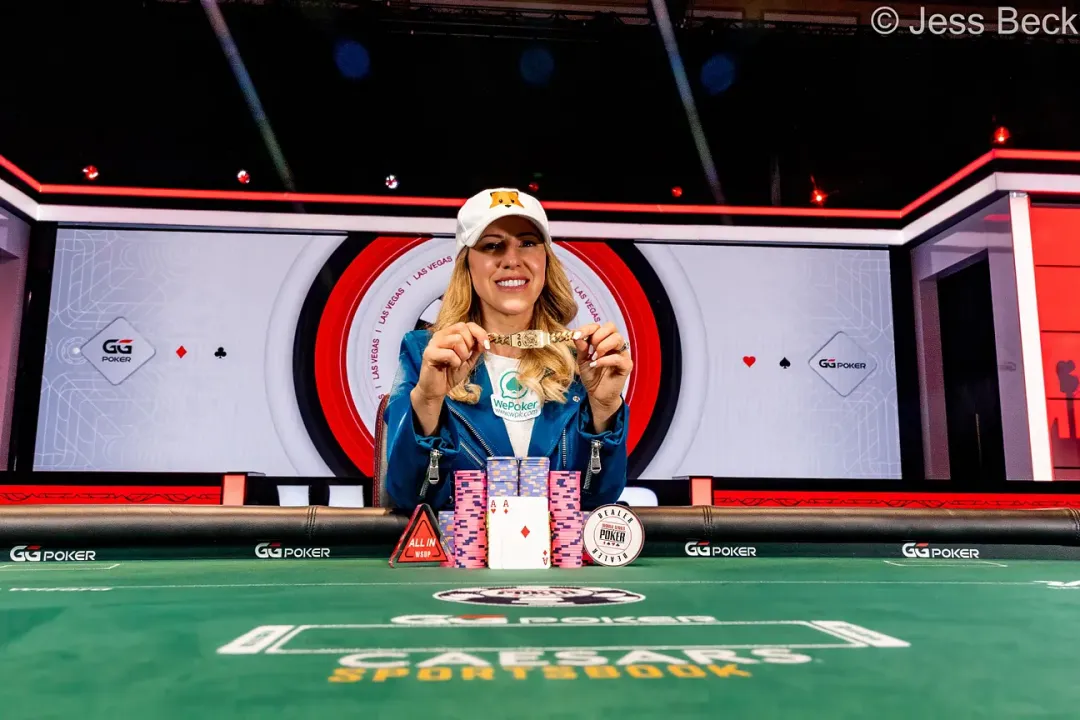 【小鱼Poker】丁彪斩获25K豪客赛季军 取代臧书奴成为中国线下赛事奖金榜一哥 Kristen Foxen夺冠