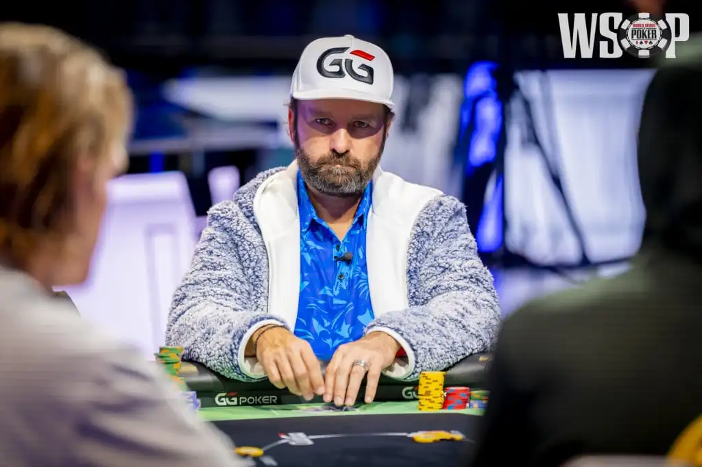 【小鱼Poker】丹牛怒斥Martin Kabrhel赛场骚扰,多人因他弃赛高额豪客赛
