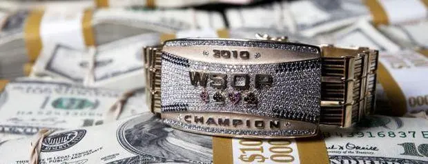 【小鱼Poker】意想不到的回答!一条WSOP金手链值多少钱?