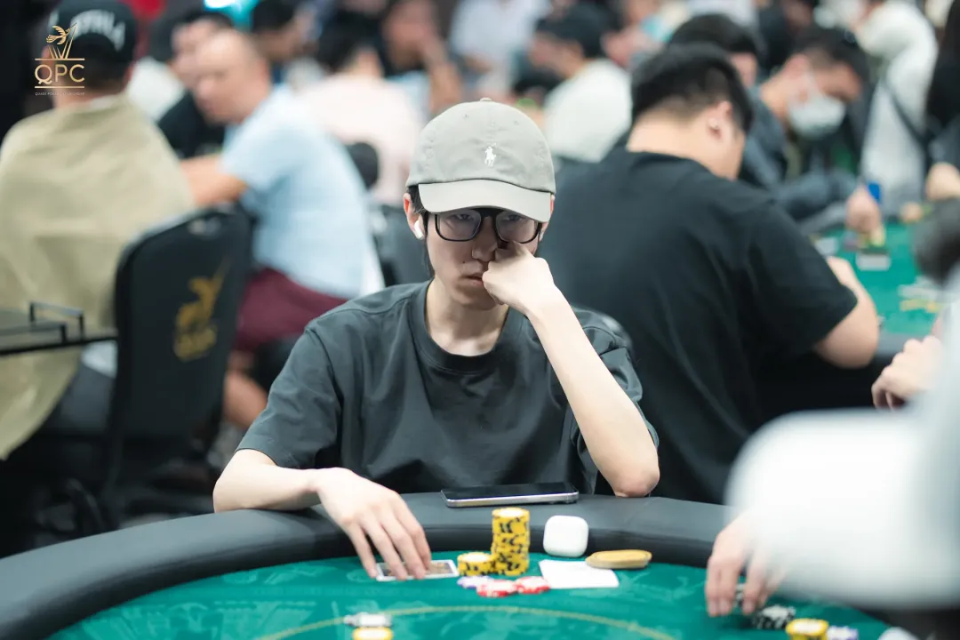 【小鱼Poker】Quads扑克冠军赛次日战报:开幕赛1622人次破保,王辰斩获豪客赛冠军