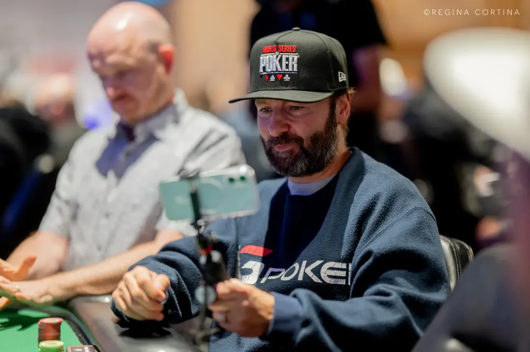【小鱼Poker】丹牛10万美元PLO豪客赛稳居前列 全力冲击第8条金手链