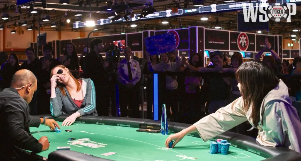 【小鱼Poker】赛场包容,网络暴戾:一场女子扑克赛事撕开的性别争议鸿沟