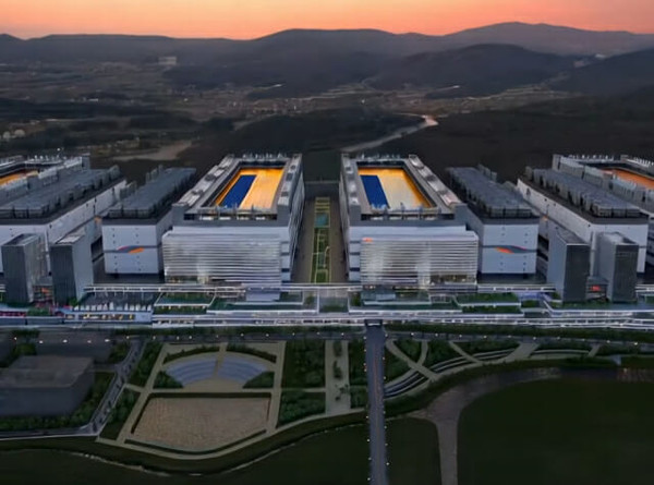 SK海力士工厂 【小鱼Poker】SK海力士量产交付12层HBM4引爆行情 韩国股市强势反弹