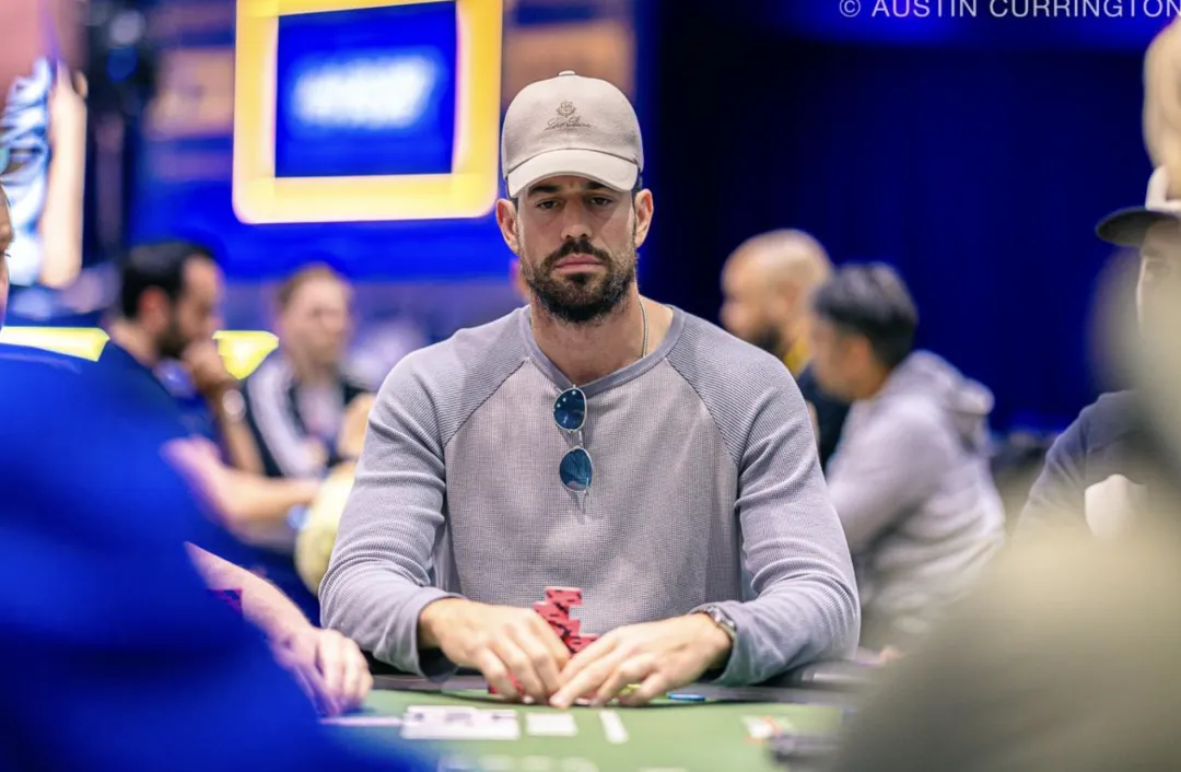 【小鱼Poker】金手链解说员Nick Schulman在体育广播节目中谈扑克到底是不是赌博 自己曾参加茉莉的牌局