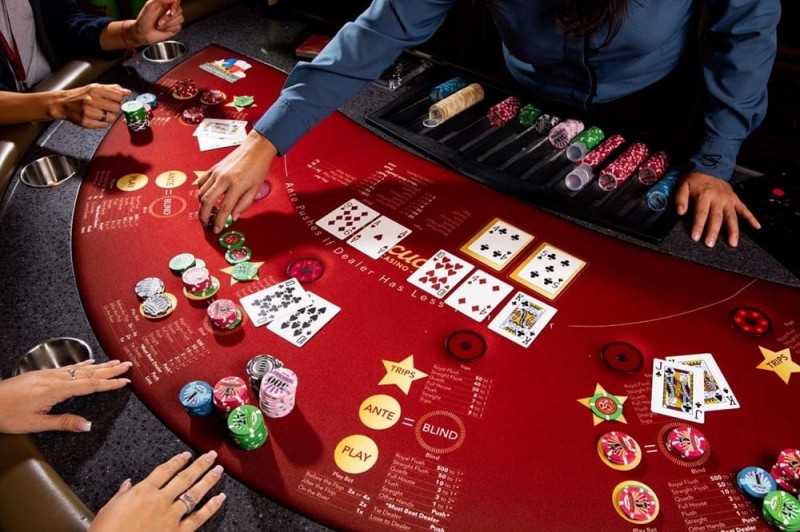 【小鱼Poker】小盲位的慢性毒药:为什么你的ATo总在这里输钱?