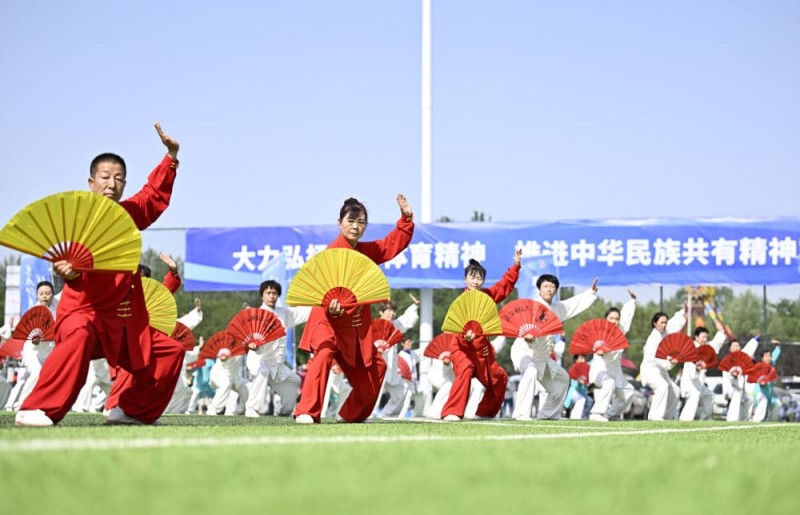 【小鱼扑克】体育强国的多维进击:从竞技突破到科技赋能与全民健康