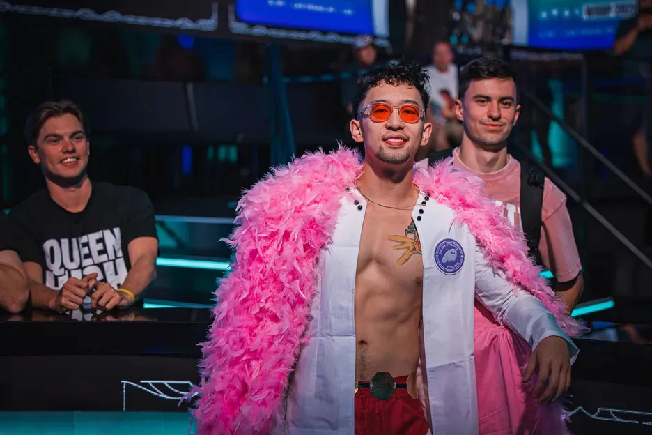 【小鱼Poker】WSOP决赛桌“多弗朗明哥”引爆赛场,他从全场垫底打到了冠军争夺者