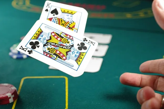 【小鱼Poker】遇到这6种情况,弃牌才是让你长期盈利的明智之举