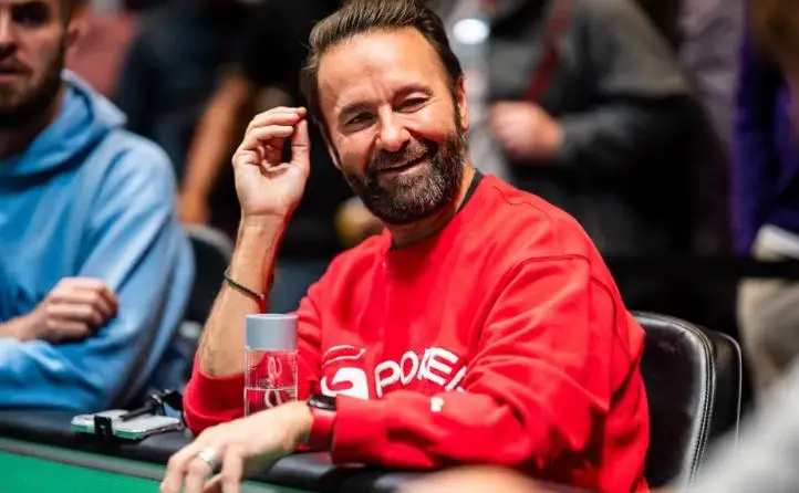 【小鱼Poker】三年前输掉30万后丹牛终于重返常规桌,这次他能笑着下播吗?
