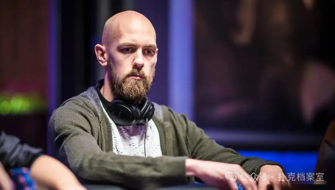 【小鱼Poker】当Doug Polk全下、Dan Smith深陷长考时,桌旁两个没参与这手牌的人,进行了一场大师级复盘