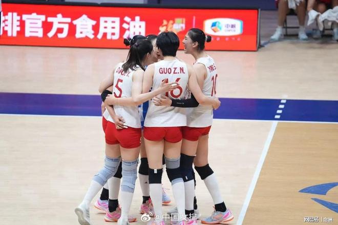 【小鱼扑克】女排亚锦赛决赛中国2-3惜败泰国,惠若琪赛后点评:对手更亚洲化,我们需提升应变与强度