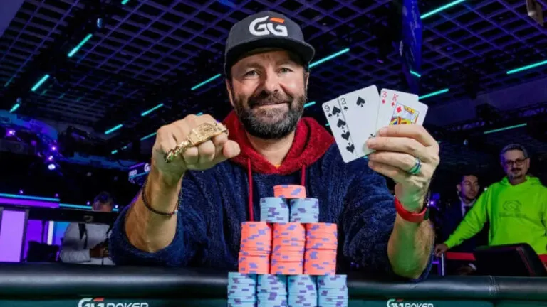 【小鱼Poker】丹牛赢得2026 WSOP第8条金手链:51岁,他还在赢